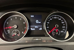 valkoinen Volkswagen Golf 2020 kuva 16.