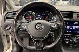 valkoinen Volkswagen Golf 2020 kuva 17.