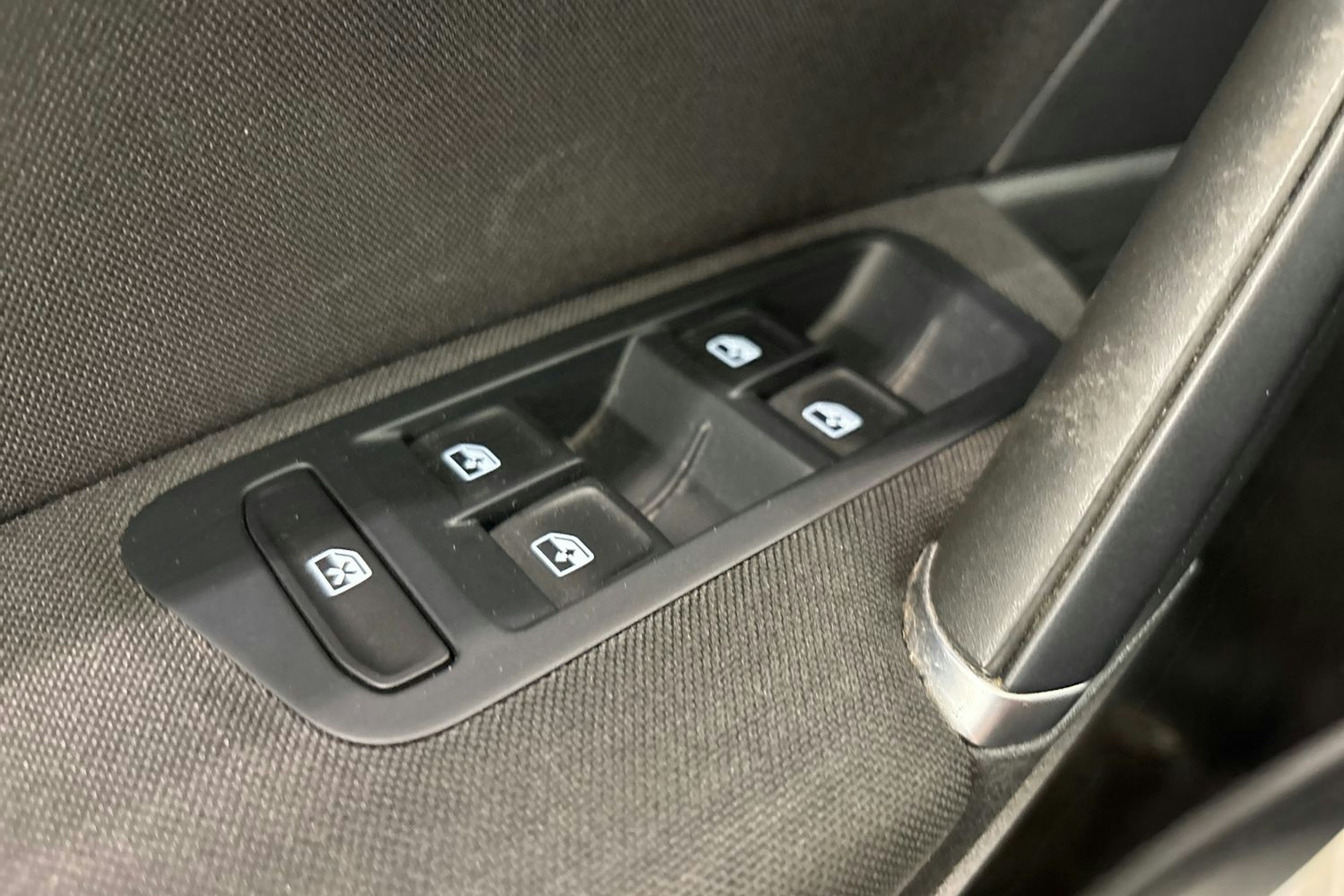 valkoinen Volkswagen Golf 2020 kuva 20.