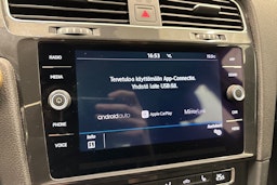 valkoinen Volkswagen Golf 2020 kuva 22.