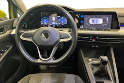 keltainen Volkswagen Golf 2020 kuva 7.