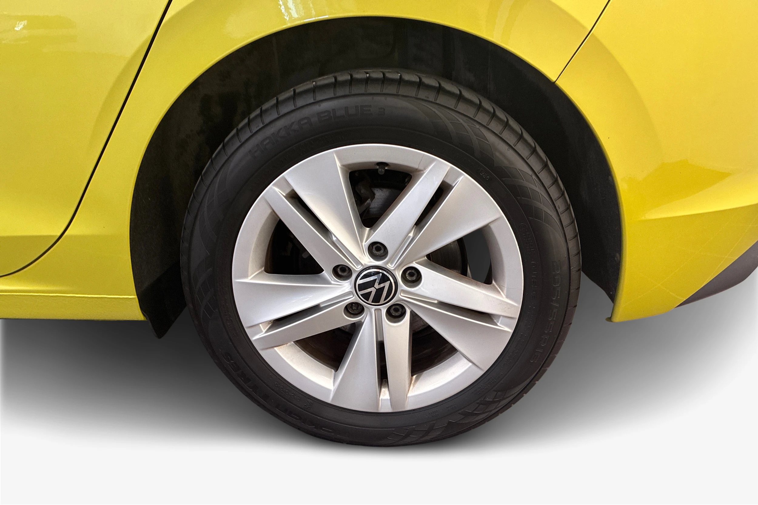 keltainen Volkswagen Golf 2020 kuva 9.