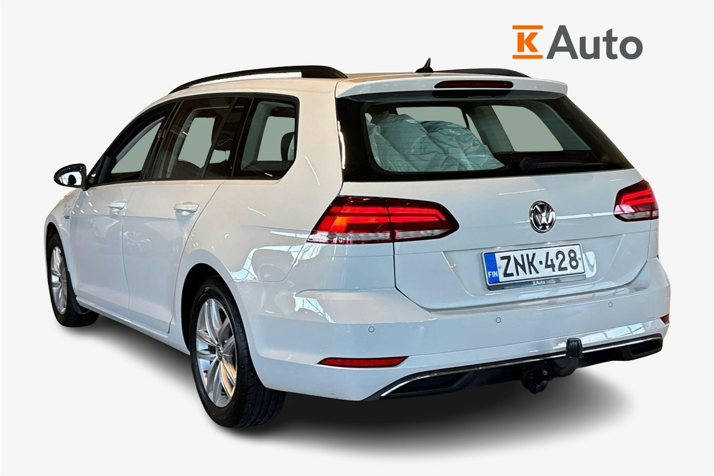 valkoinen Volkswagen Golf 2020 kuva 2.