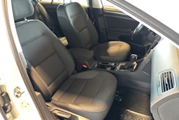 valkoinen Volkswagen Golf 2020 kuva 15.