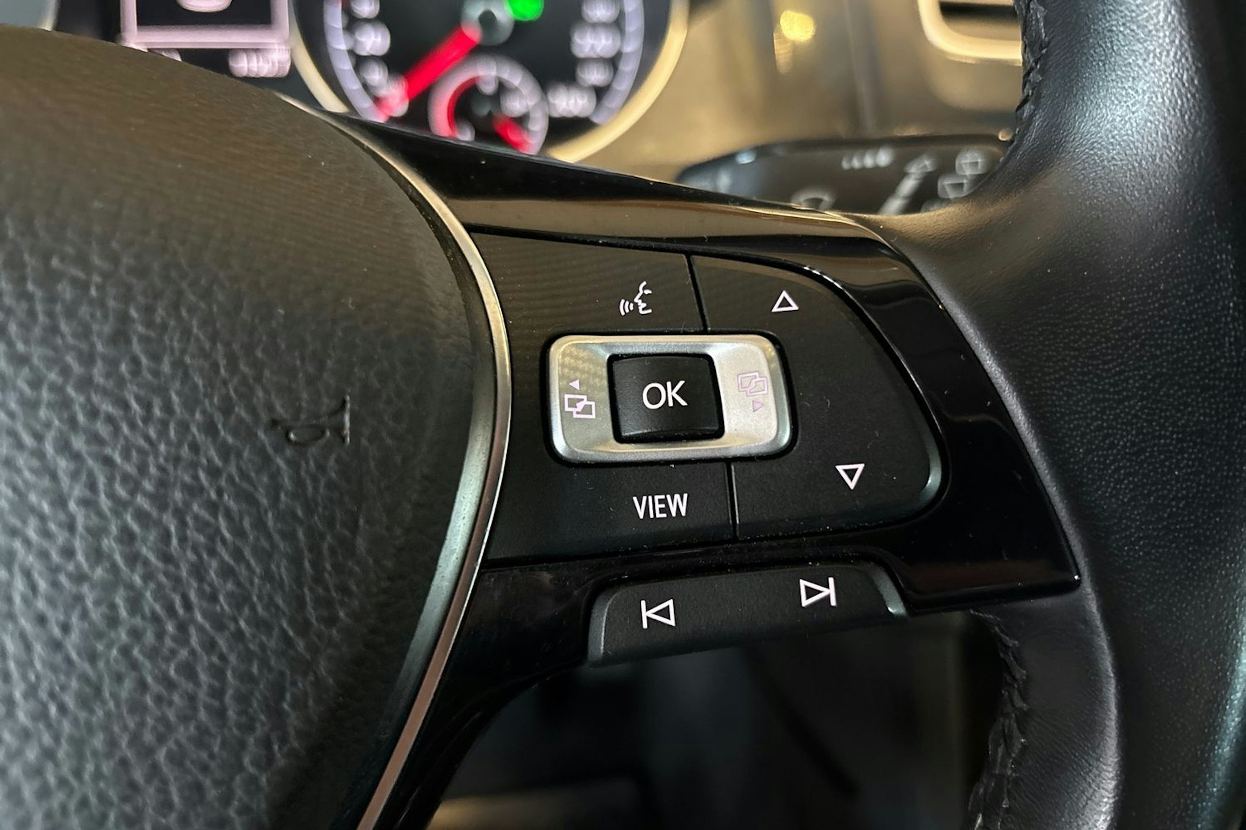 valkoinen Volkswagen Golf 2020 kuva 21.