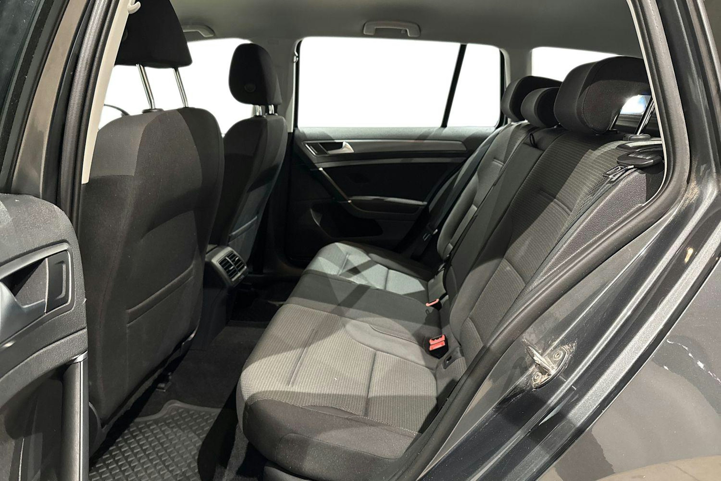 harmaa Volkswagen Golf 2020 kuva 10.