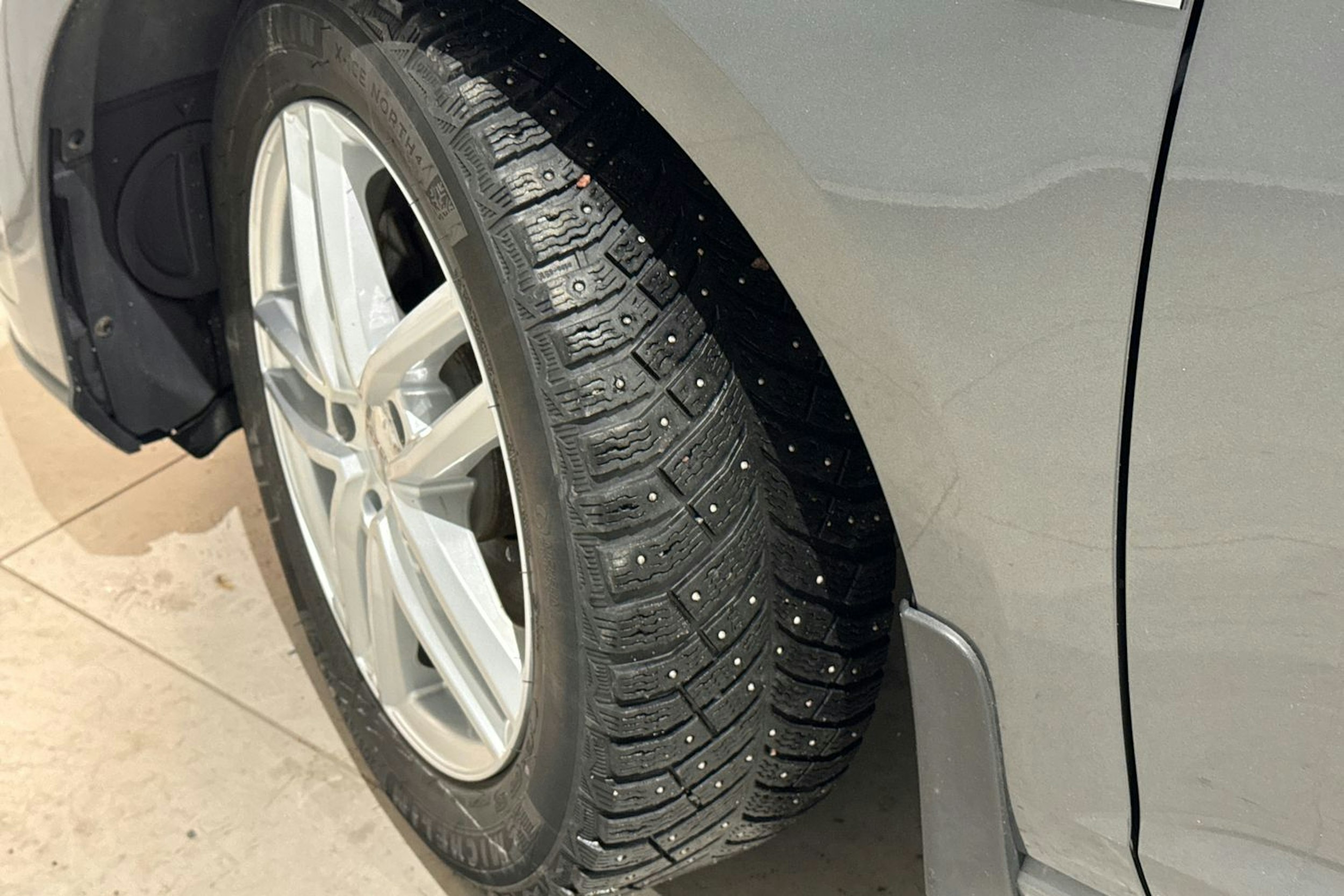 harmaa Volkswagen Golf 2020 kuva 13.