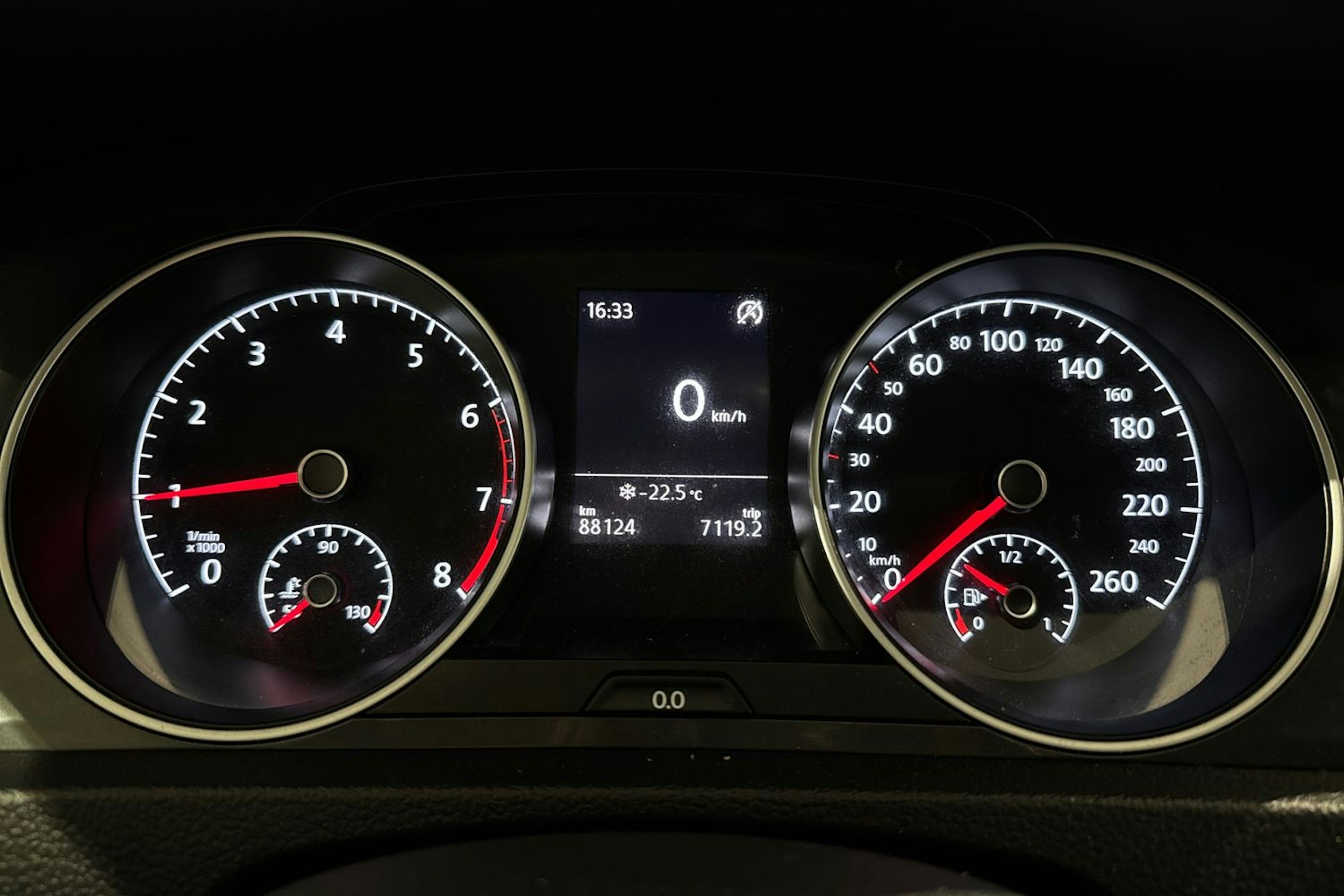 harmaa Volkswagen Golf 2020 kuva 18.