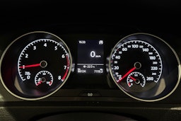 harmaa Volkswagen Golf 2020 kuva 18.