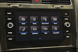 harmaa Volkswagen Golf 2020 kuva 20.