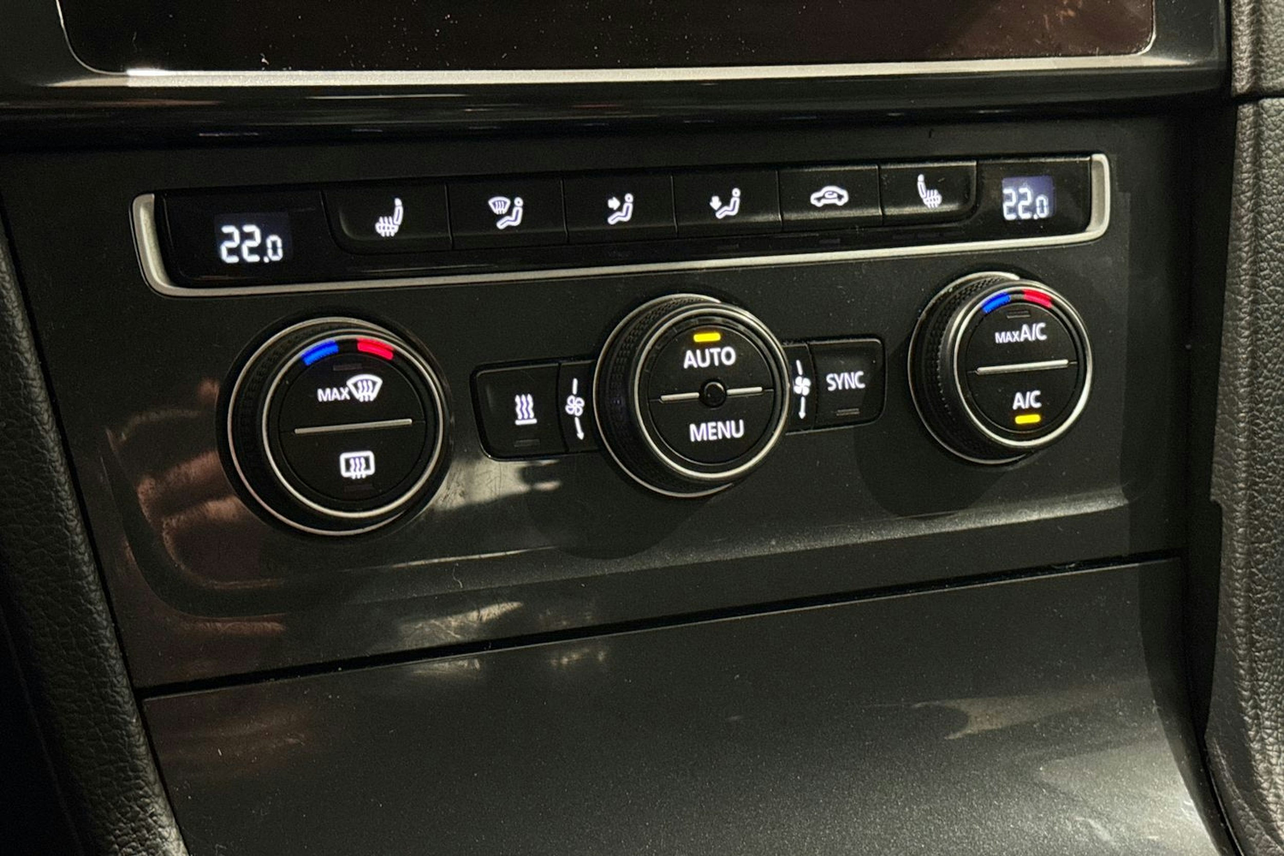 harmaa Volkswagen Golf 2020 kuva 24.