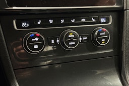 harmaa Volkswagen Golf 2020 kuva 24.