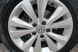 harmaa Volkswagen Golf 2020 kuva 9.