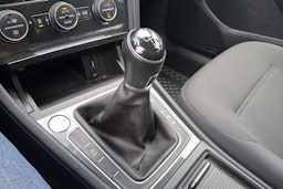 harmaa Volkswagen Golf 2020 kuva 12.