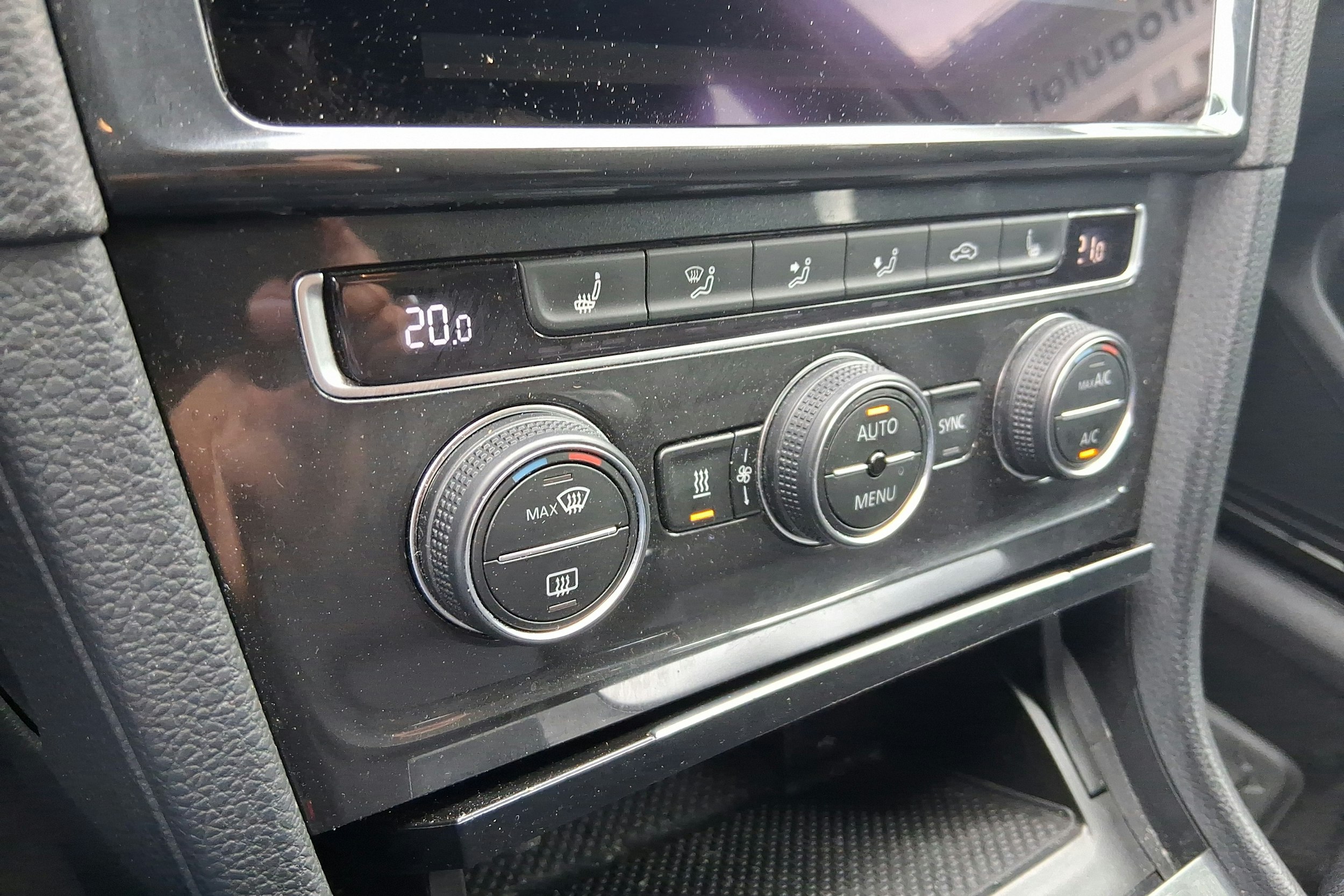 harmaa Volkswagen Golf 2020 kuva 13.