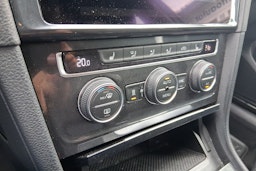 harmaa Volkswagen Golf 2020 kuva 13.