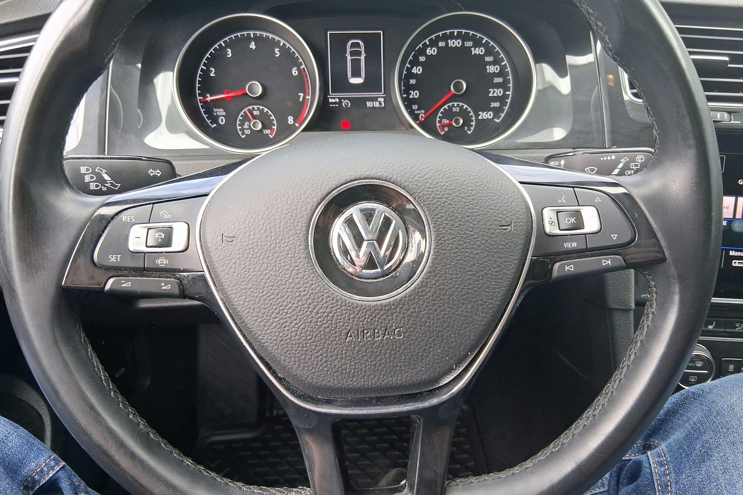 harmaa Volkswagen Golf 2020 kuva 15.