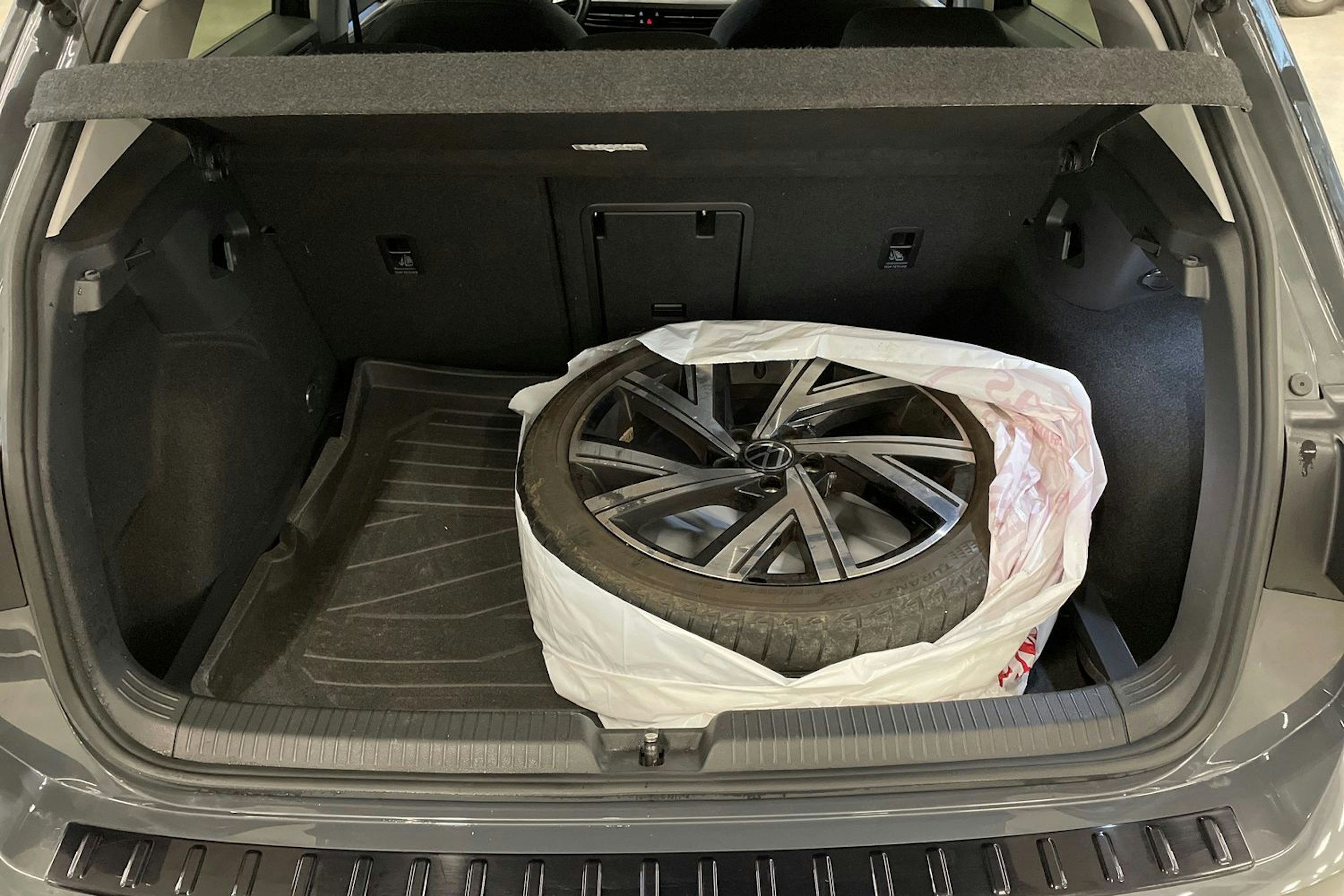 met. harmaa Volkswagen Golf 2020 kuva 11.