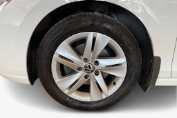valkoinen Volkswagen Golf 2021 kuva 9.