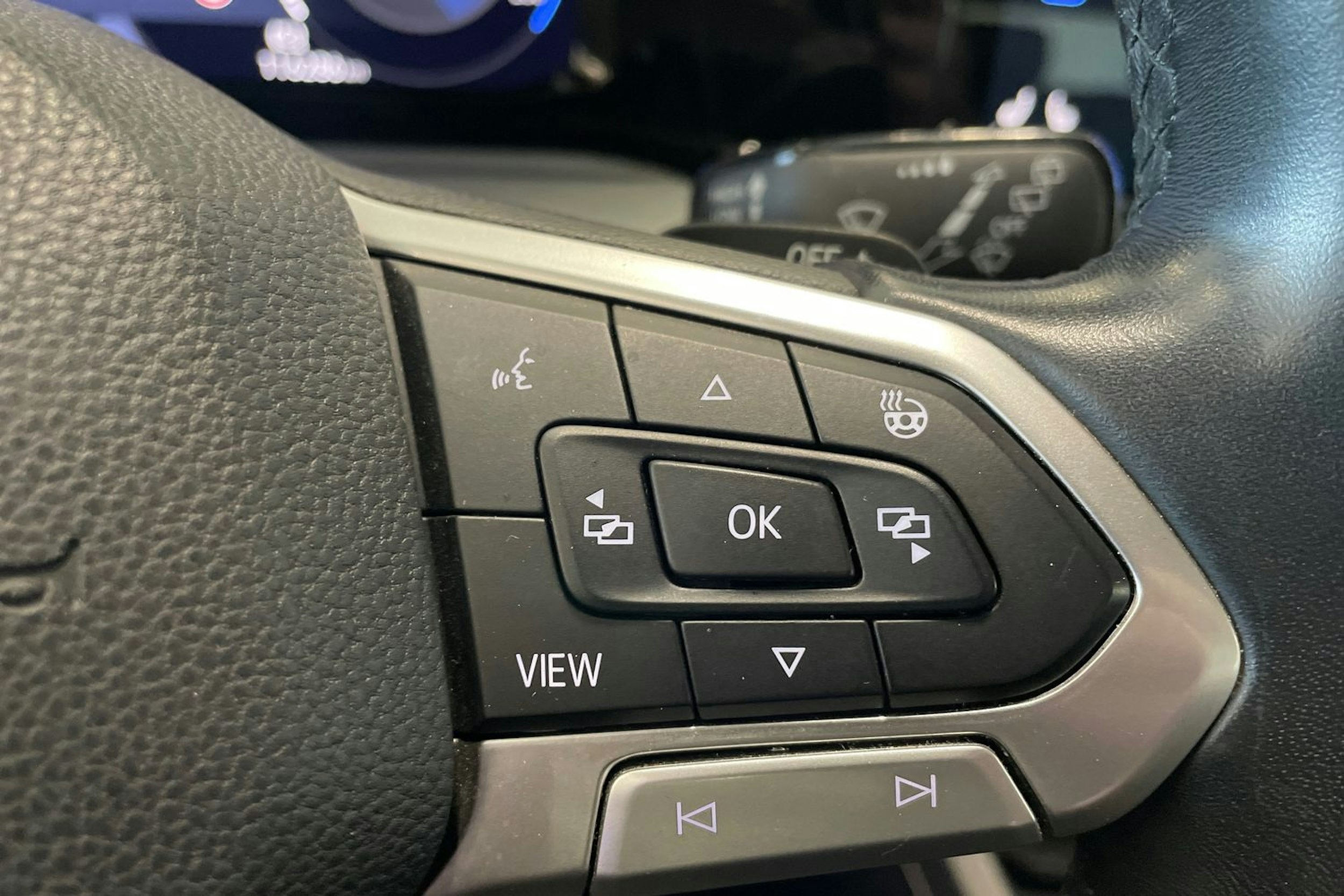 valkoinen Volkswagen Golf 2021 kuva 14.