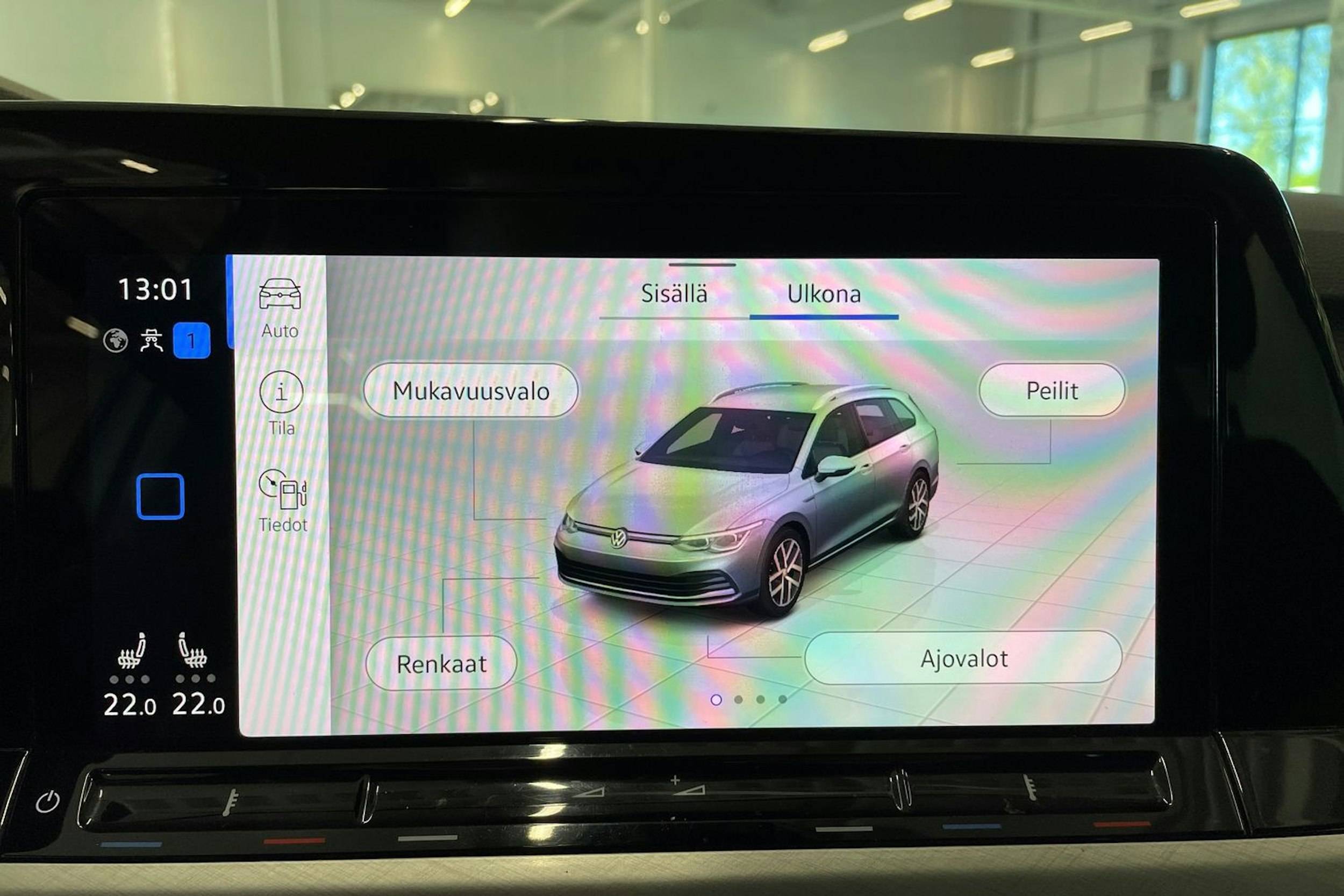 valkoinen Volkswagen Golf 2021 kuva 24.