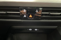 valkoinen Volkswagen Golf 2021 kuva 27.