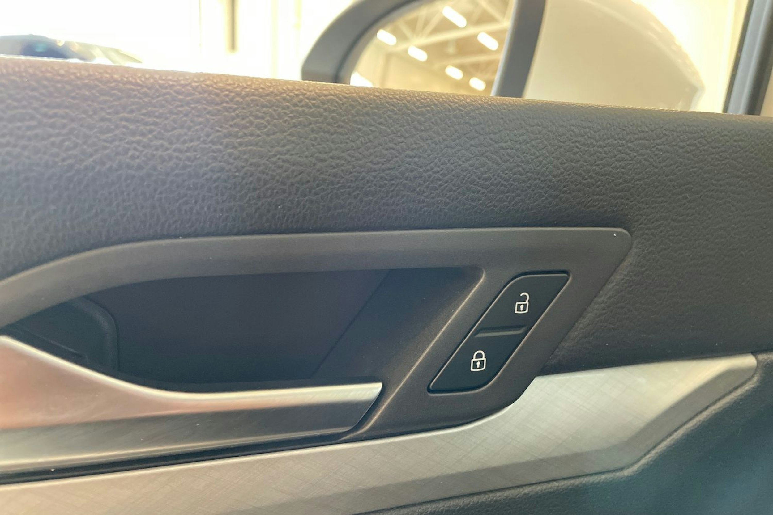 valkoinen Volkswagen Golf 2021 kuva 30.