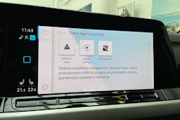 punainen Volkswagen Golf 2021 kuva 20.