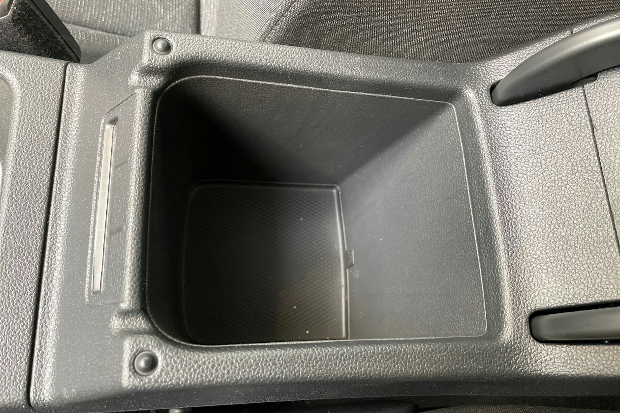 punainen Volkswagen Golf 2021 kuva 25.