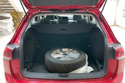 punainen Volkswagen Golf 2021 kuva 26.