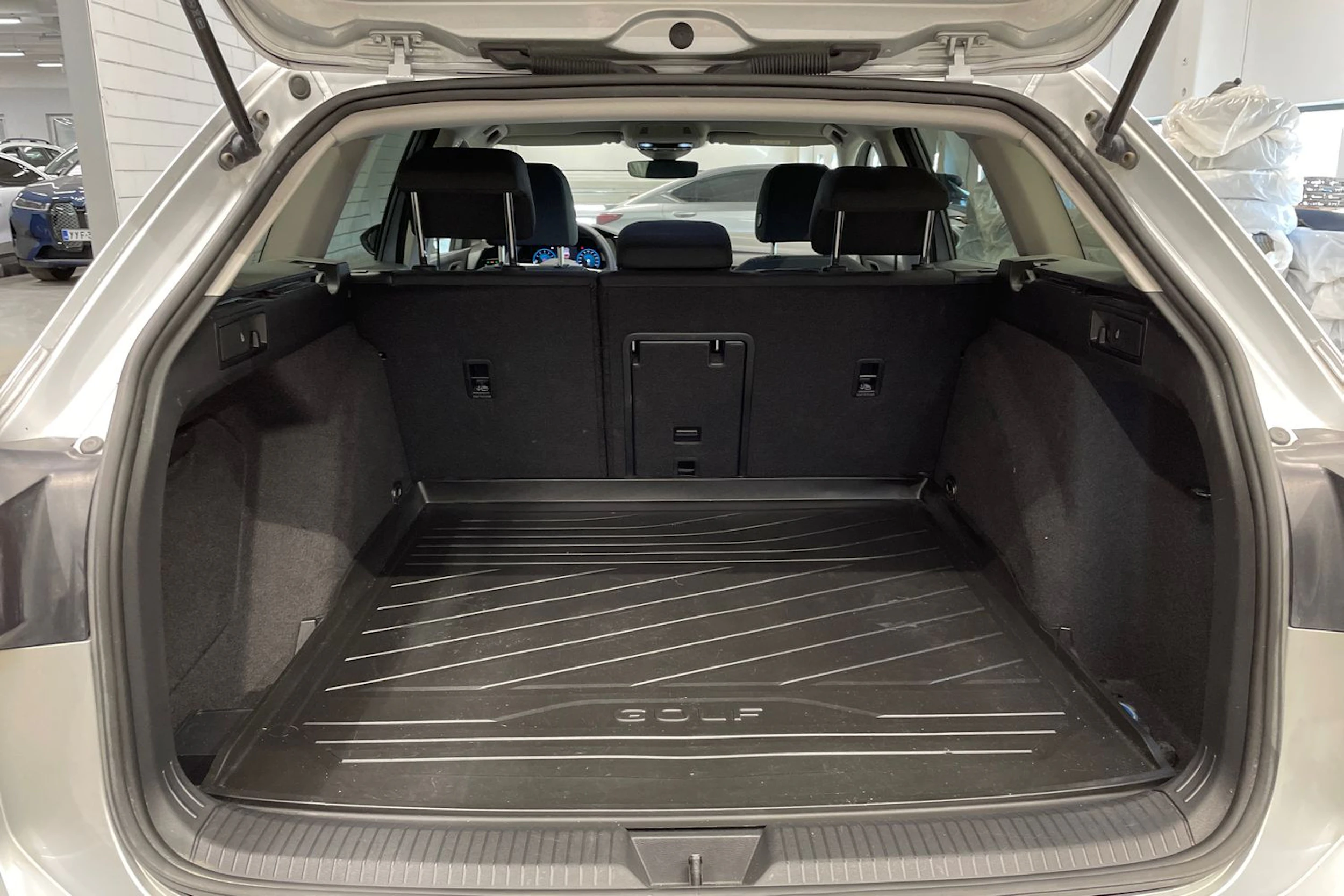 hopea Volkswagen Golf 2021 kuva 12.