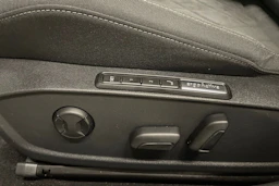 hopea Volkswagen Golf 2021 kuva 27.