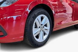 punainen Volkswagen Golf 2021 kuva 7.