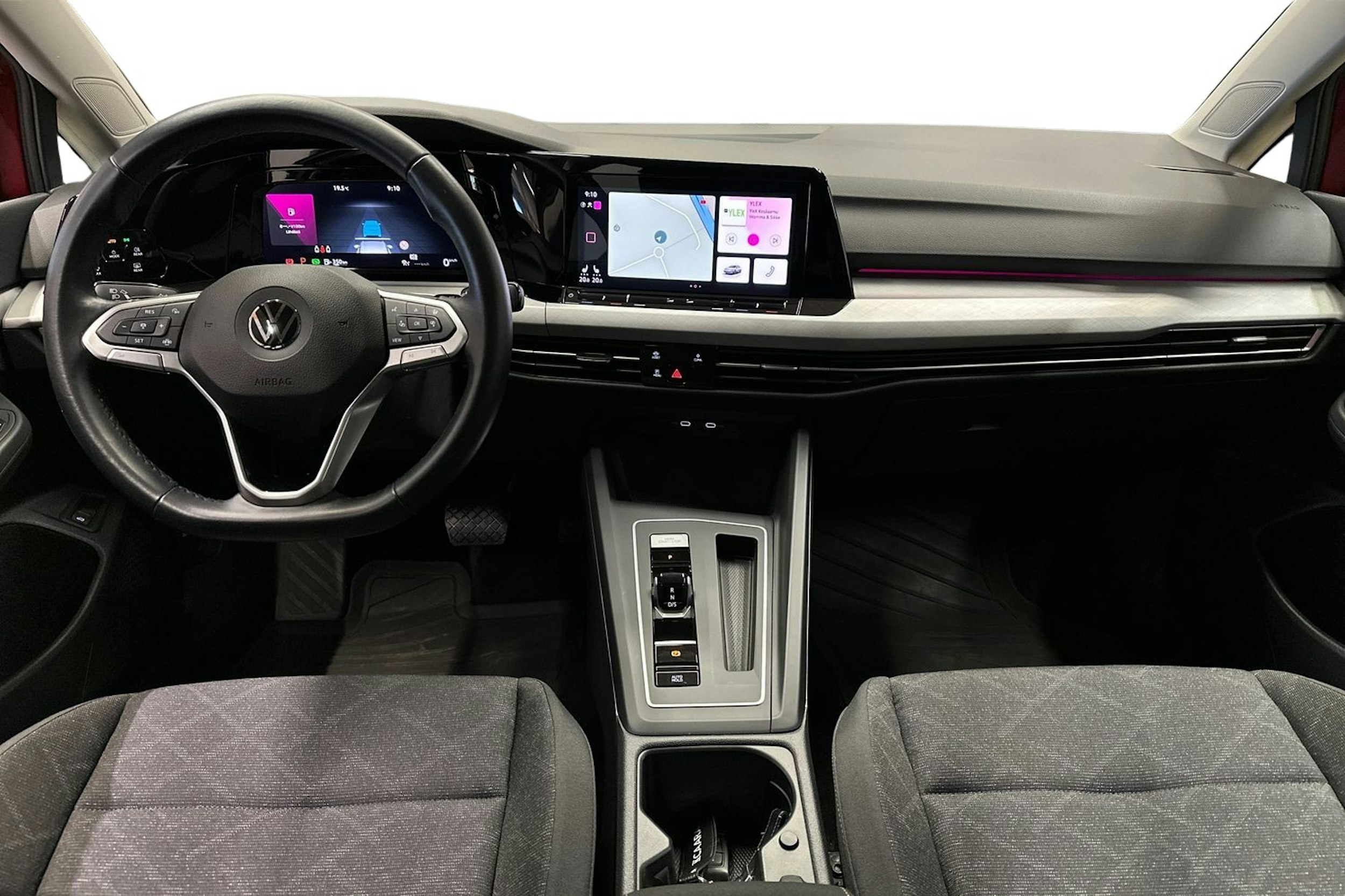 punainen Volkswagen Golf 2021 kuva 11.