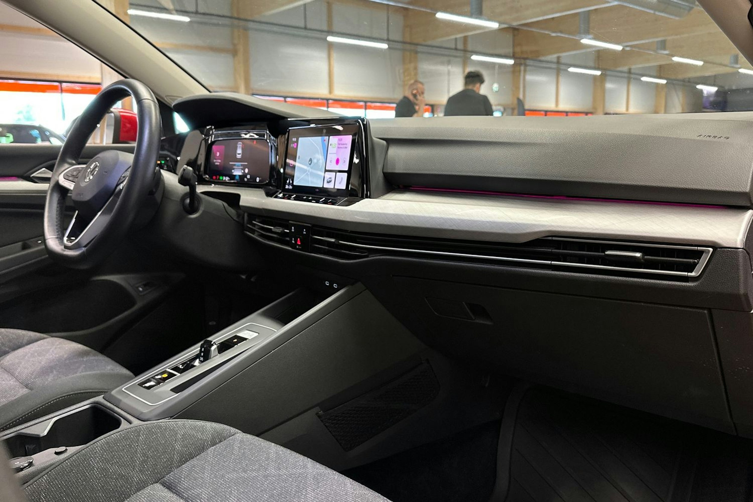 punainen Volkswagen Golf 2021 kuva 13.