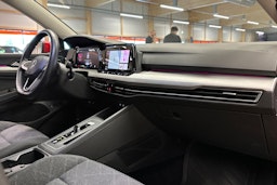 punainen Volkswagen Golf 2021 kuva 13.