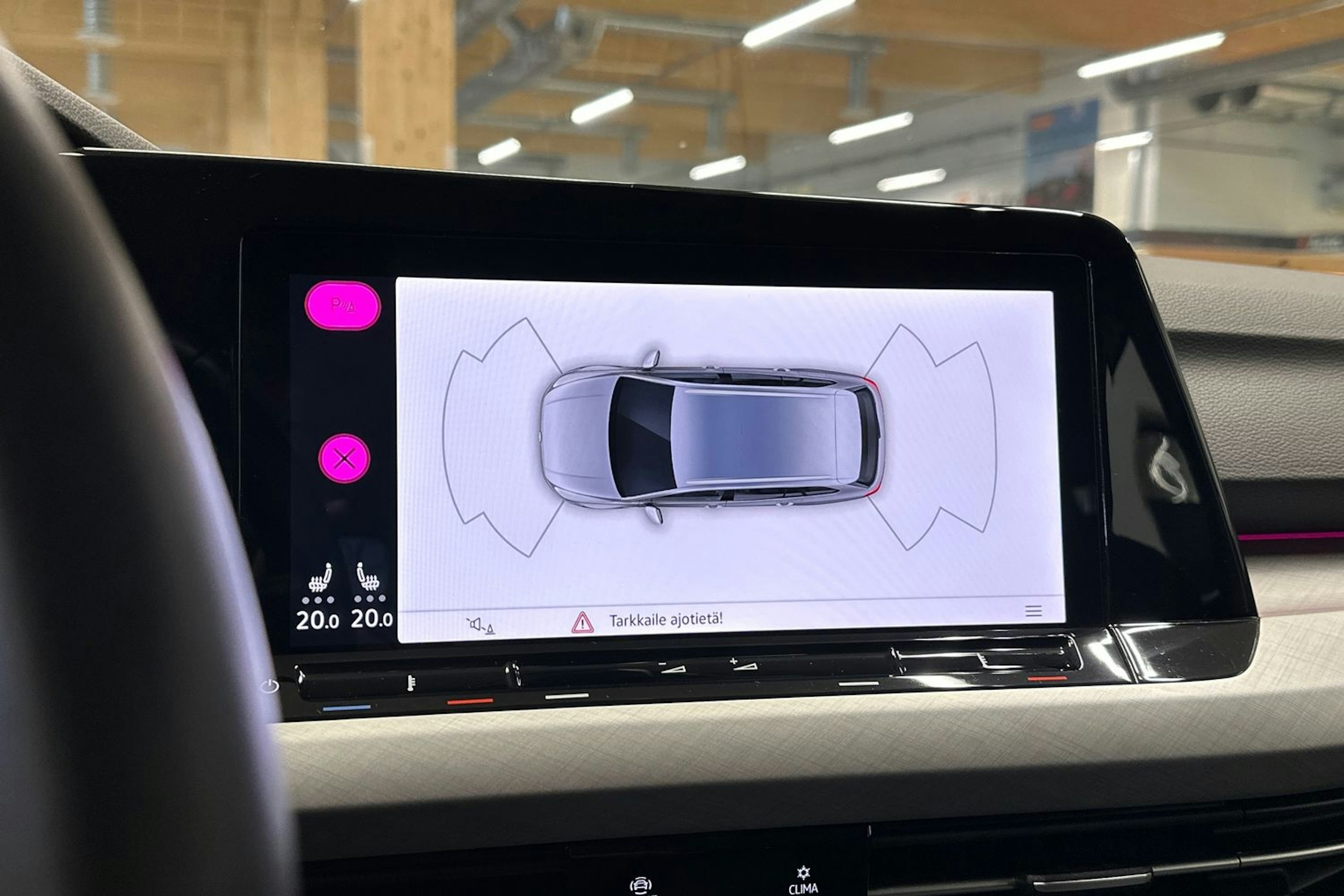 punainen Volkswagen Golf 2021 kuva 18.