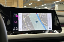 punainen Volkswagen Golf 2021 kuva 19.