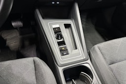 punainen Volkswagen Golf 2021 kuva 23.