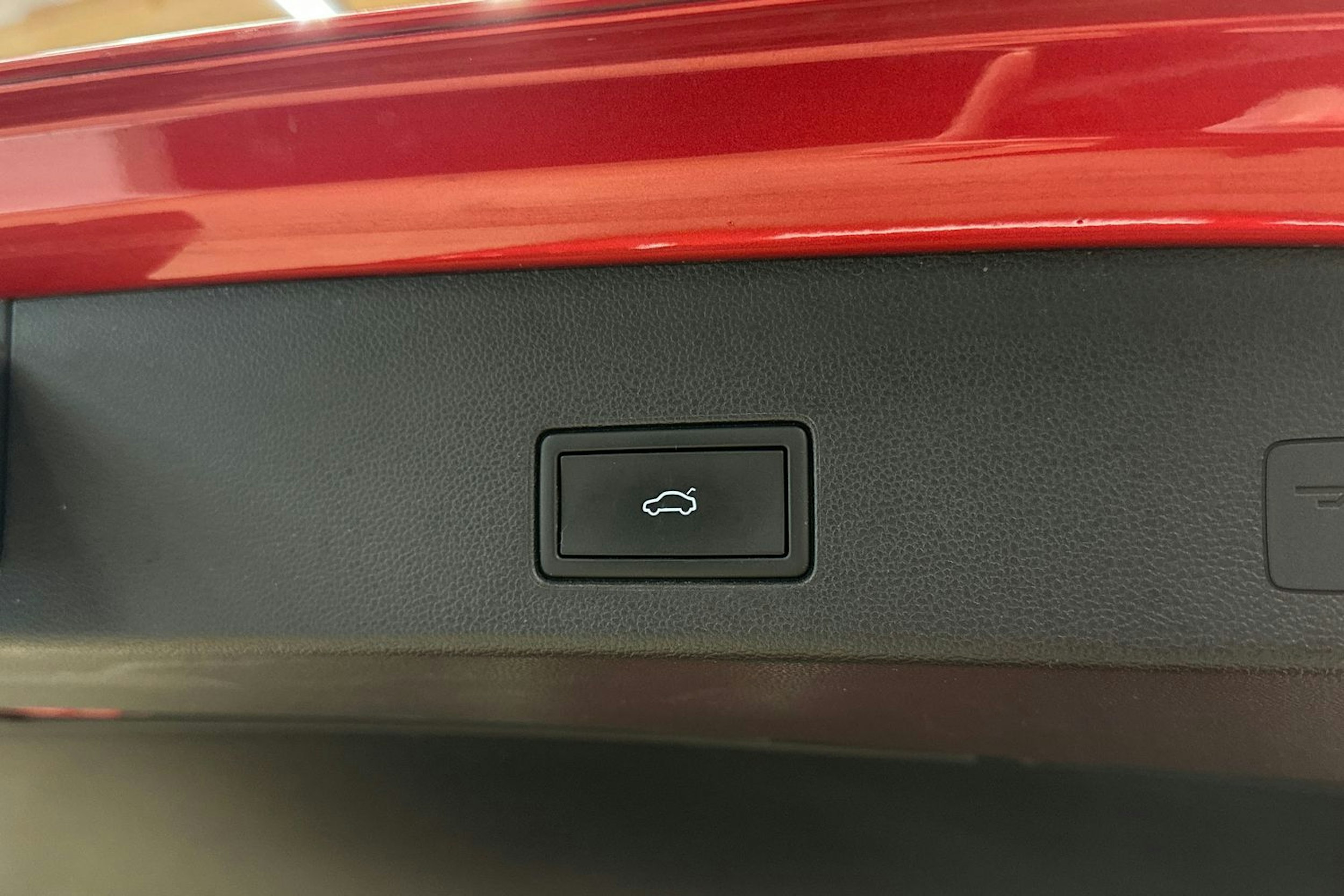 punainen Volkswagen Golf 2021 kuva 32.