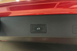 punainen Volkswagen Golf 2021 kuva 32.