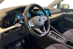 valkoinen Volkswagen Golf 2021 kuva 6.