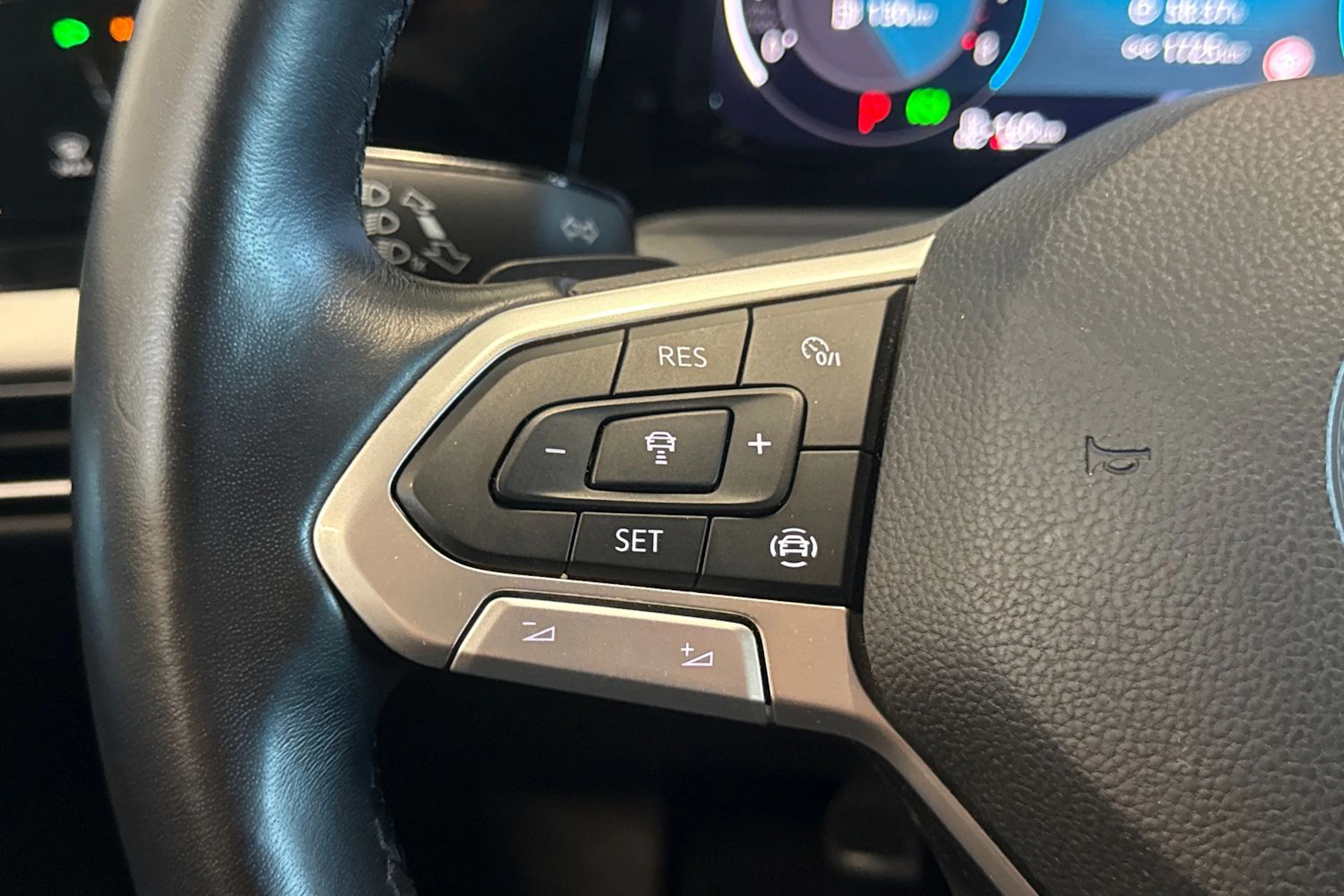 valkoinen Volkswagen Golf 2021 kuva 12.