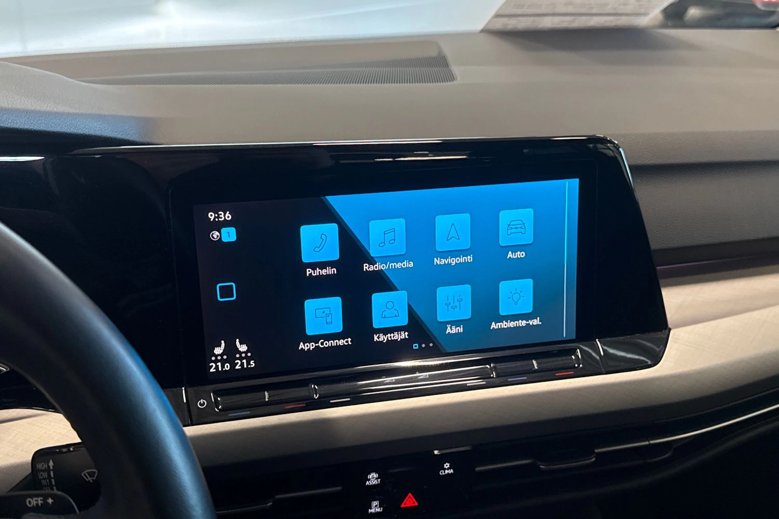 valkoinen Volkswagen Golf 2021 kuva 16.