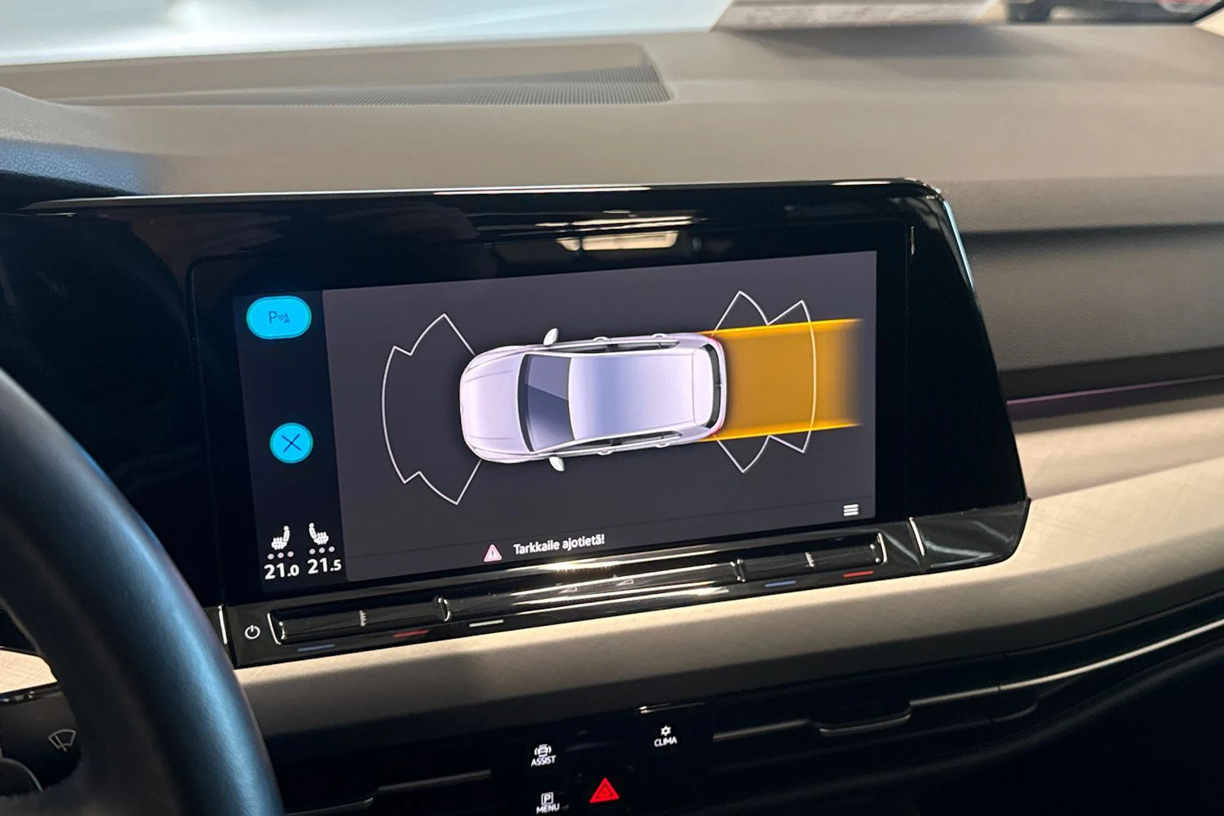 valkoinen Volkswagen Golf 2021 kuva 17.
