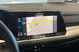 valkoinen Volkswagen Golf 2021 kuva 18.