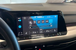 valkoinen Volkswagen Golf 2021 kuva 20.