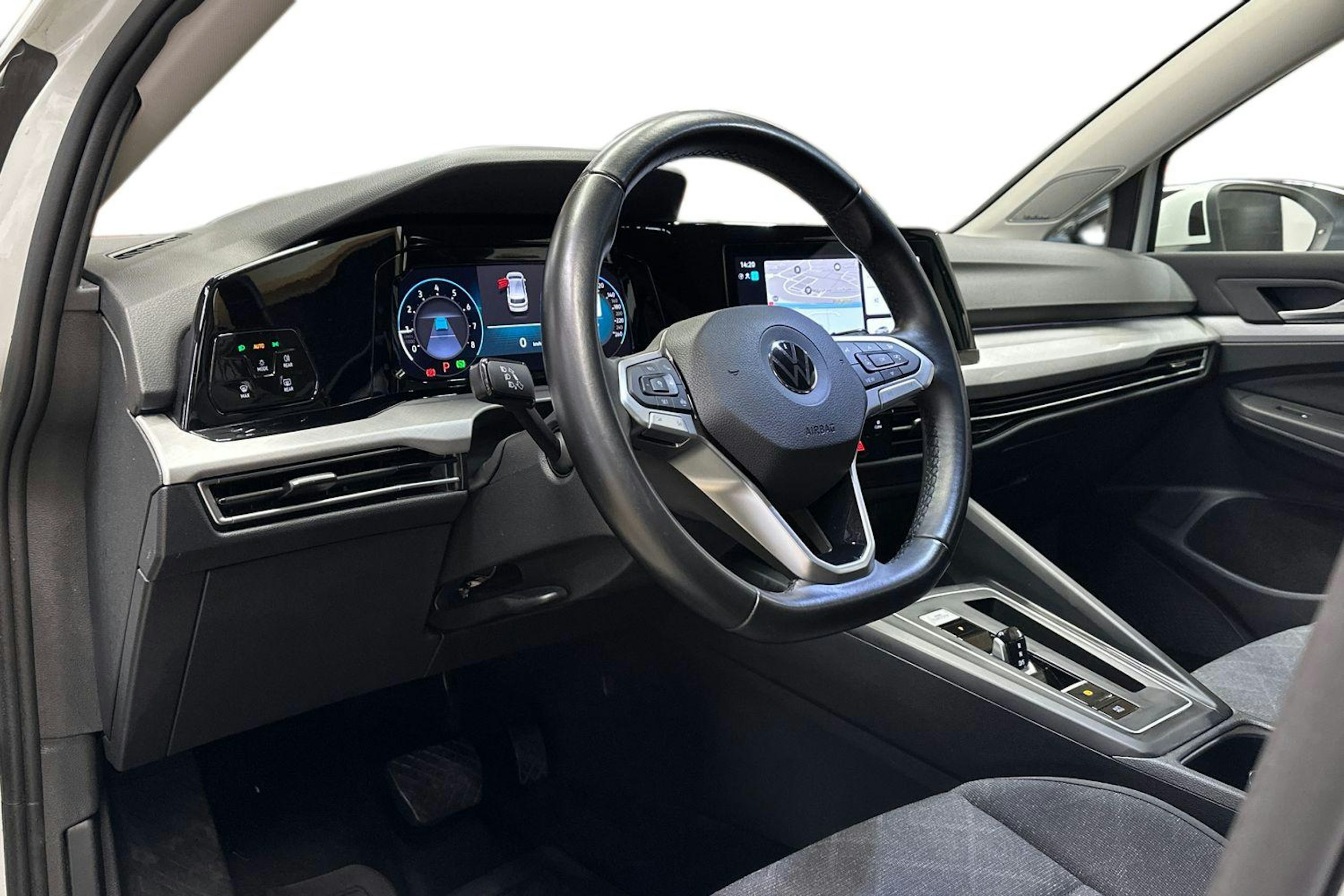 valkoinen Volkswagen Golf 2021 kuva 7.