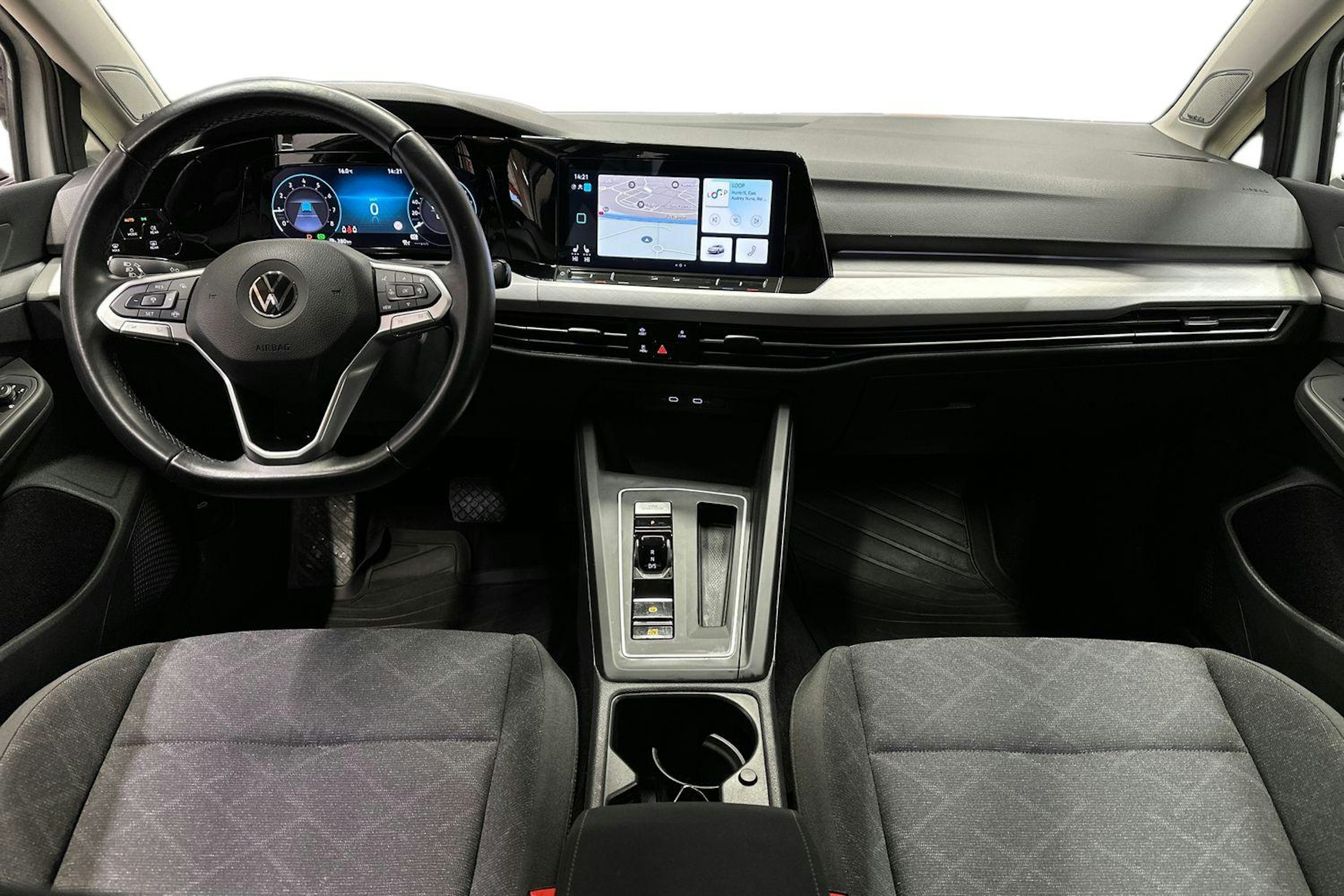 valkoinen Volkswagen Golf 2021 kuva 9.