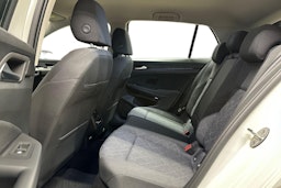 valkoinen Volkswagen Golf 2021 kuva 10.
